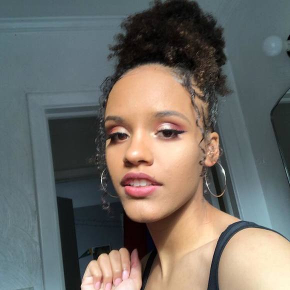 Meet your Posher, Taylor - Picture 1 of 1